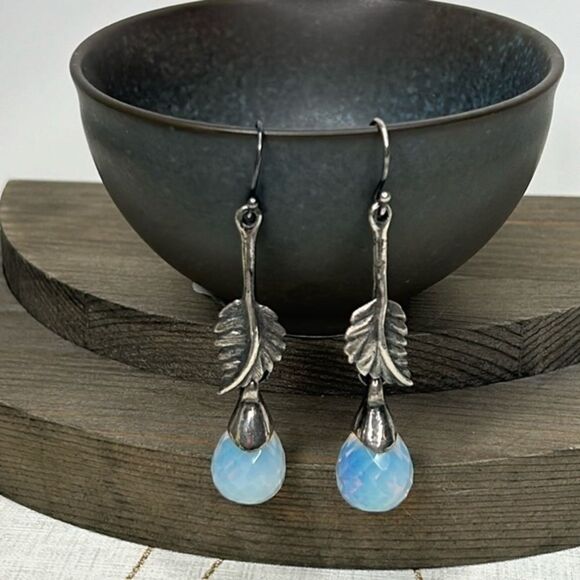925 leaf drop earrings with moonstone - Picture 1 of 3